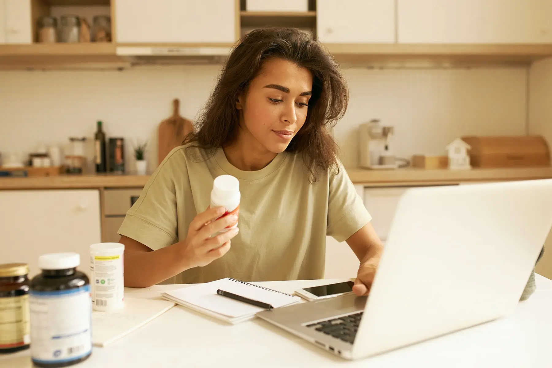 Bijwerkingen van medicijnen online opzoeken; wel of geen goed idee?